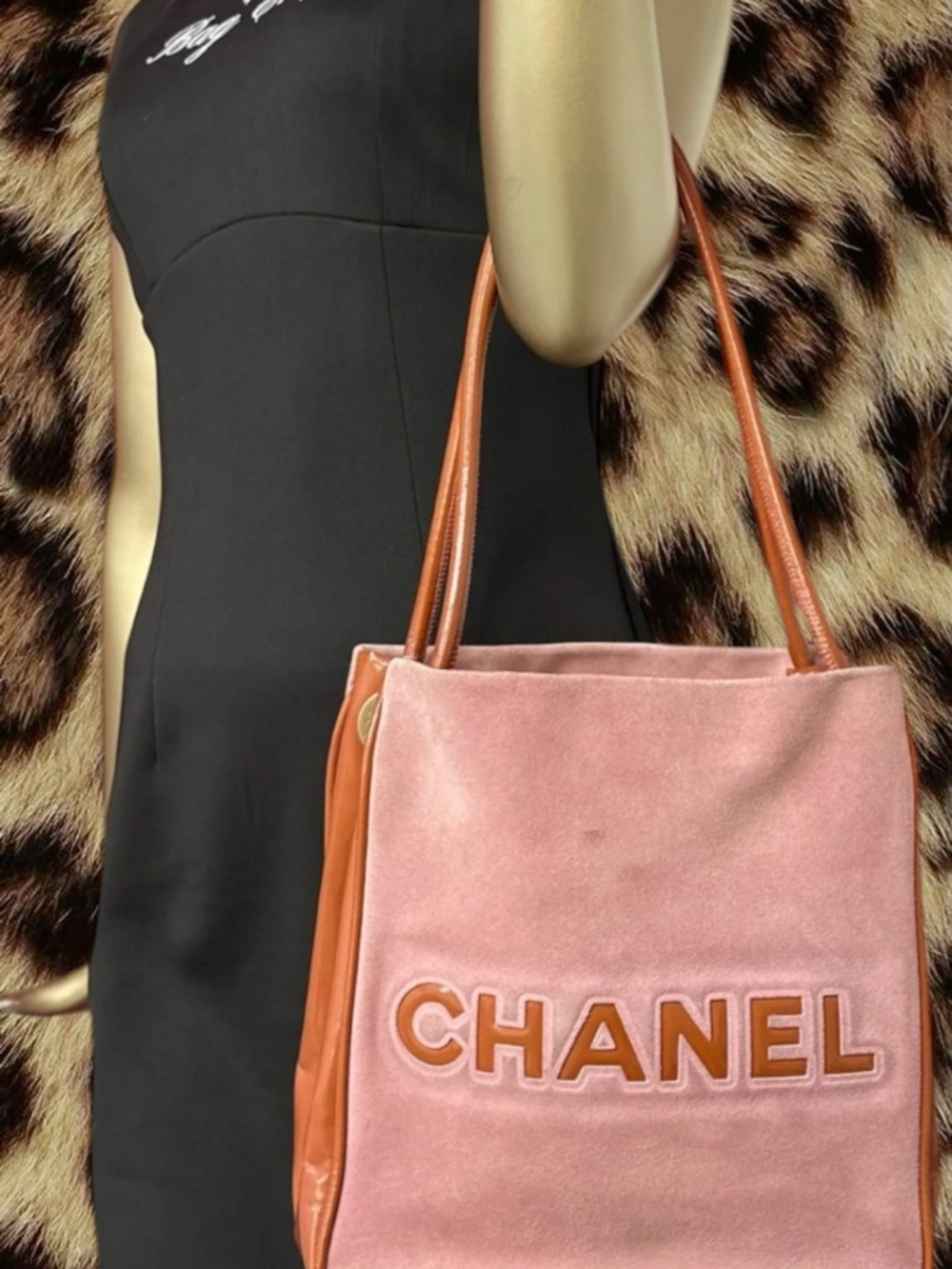 AUTHENTIC Pre-owned CHANEL Suede & Patent Leather Camellia Tote (COA INCLUDED)